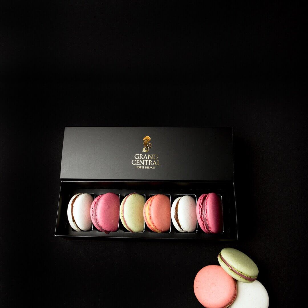 Black Macaron Box